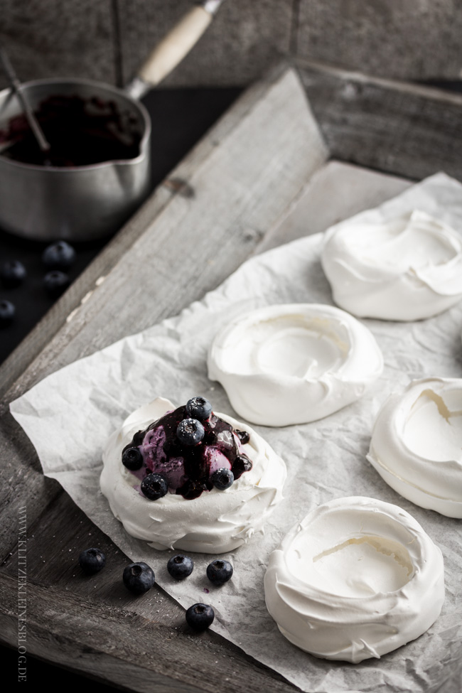 blueberries and cream pavlova-018