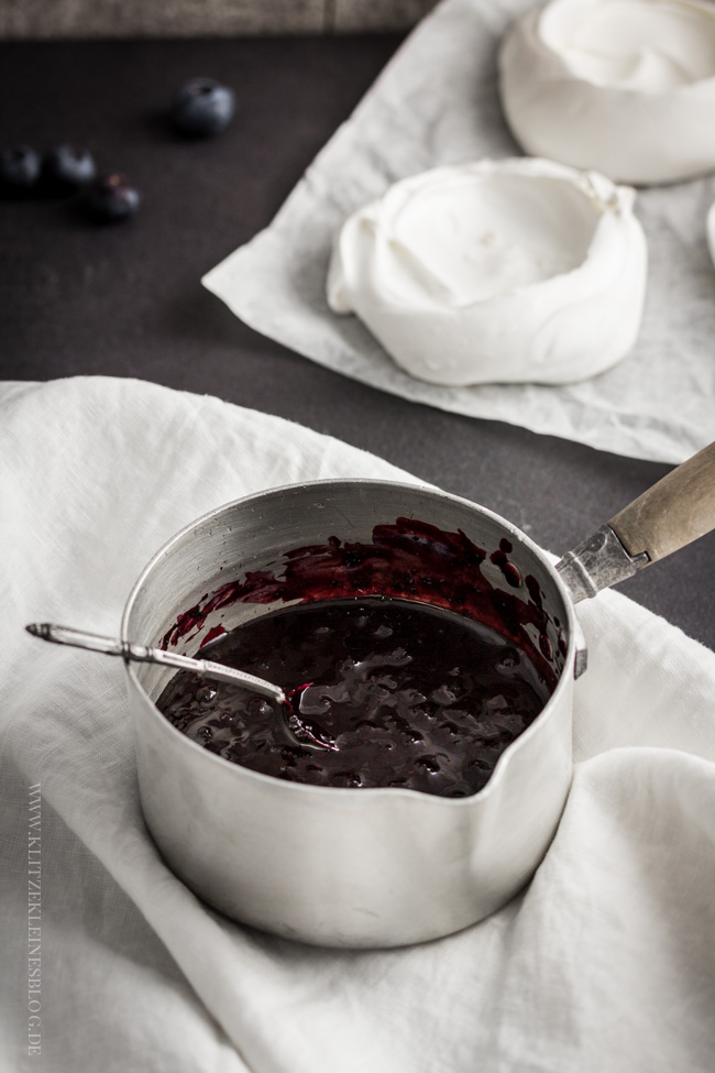 blueberries and cream pavlova-045