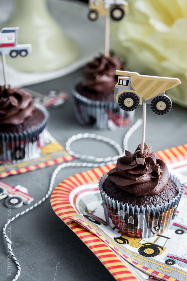 death-by-chocolate-birthday-cupcakes-007