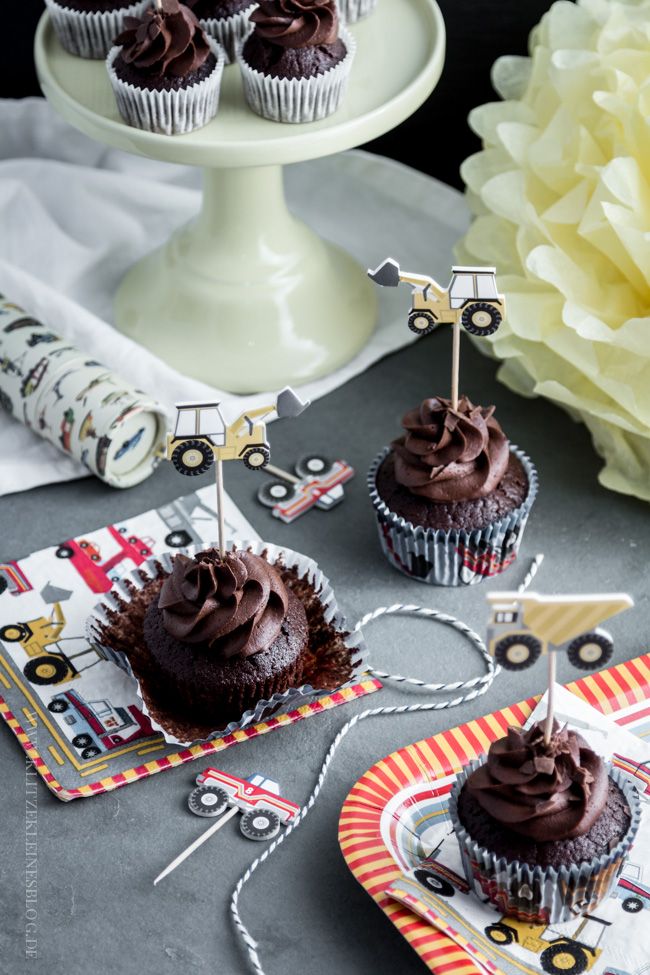 death-by-chocolate-birthday-cupcakes-016