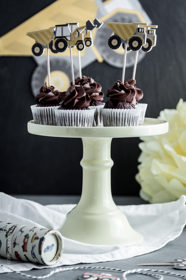 death-by-chocolate-birthday-cupcakes-017