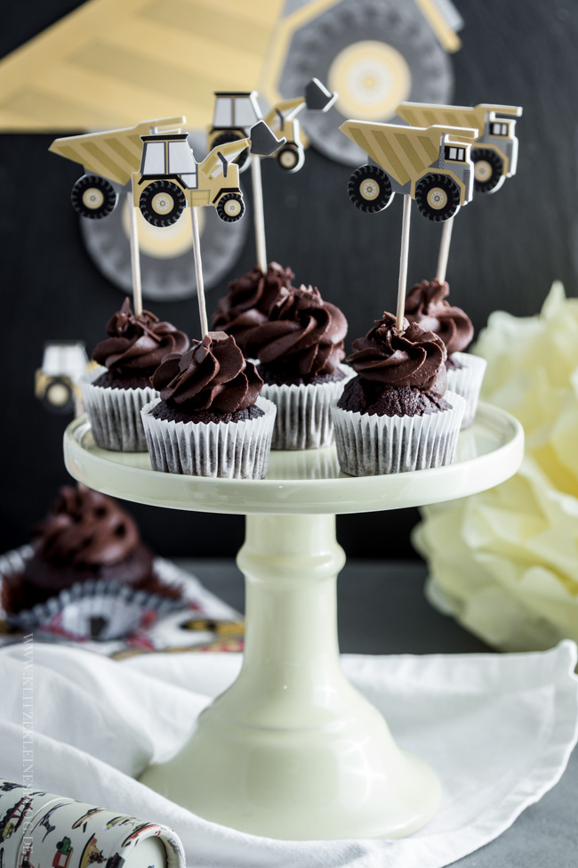 death-by-chocolate-birthday-cupcakes-019