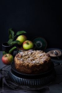 HUI, mein famoses Rezept für einen saftigen Apfelkuchen mit knusprigen Zimtstreuseln