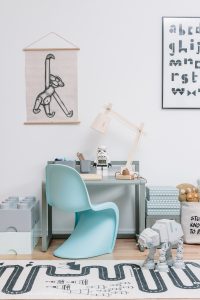 Hereinspaziert! Ein Kinderzimmer Update – Schreibtisch, Dekoration & Co