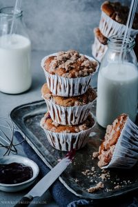 Mein Rezept für Zimtstreusel Brombeer Muffins mit griechischem Joghurt und Ahornsirup